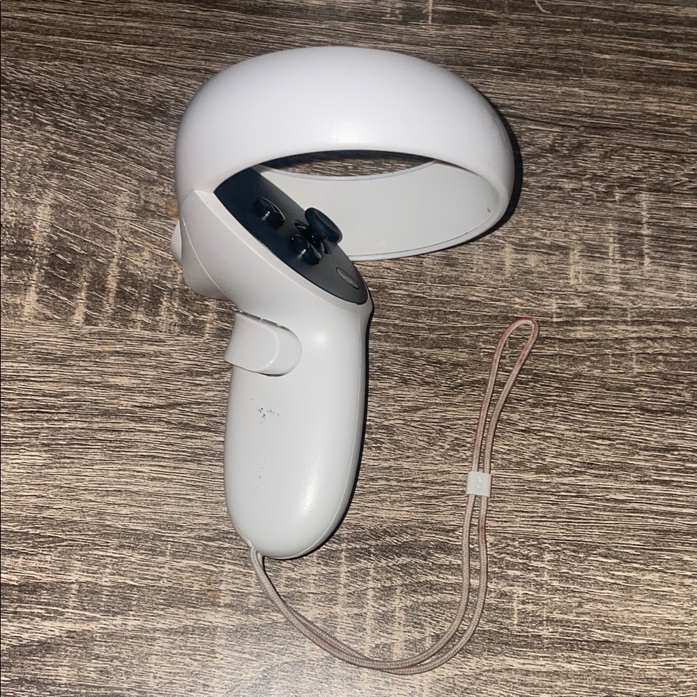 Oculus White VR Controllers - Picture 2 of 5